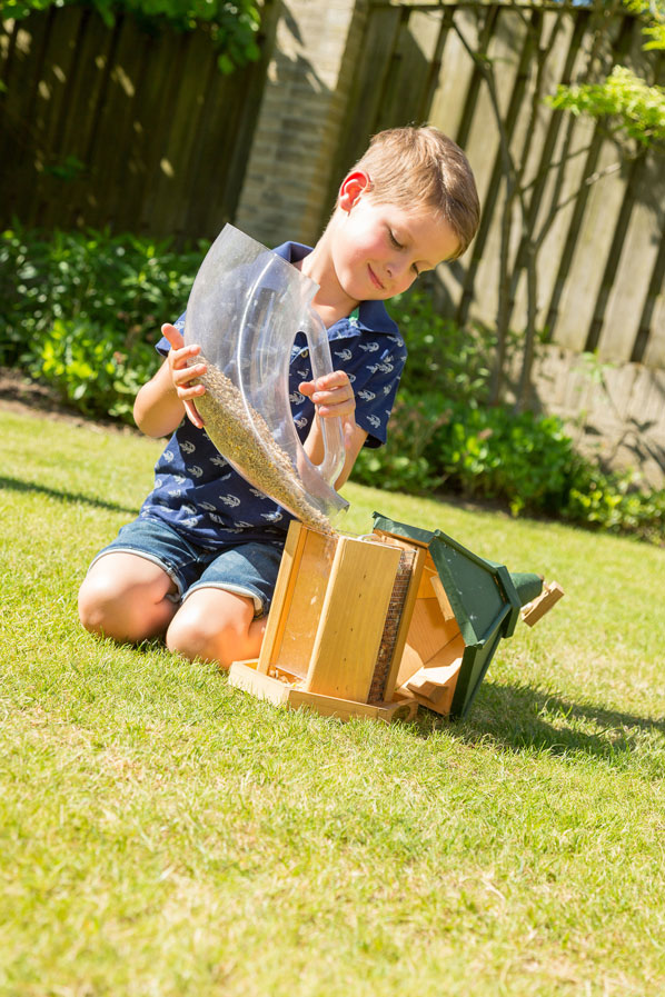 children gardening